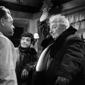 Affiche Gabin Belmondo en noir et blanc : Jean Gabin fait un salut militaire solennel au bar tandis que Jean-Paul Belmondo sourit en arrière-plan.